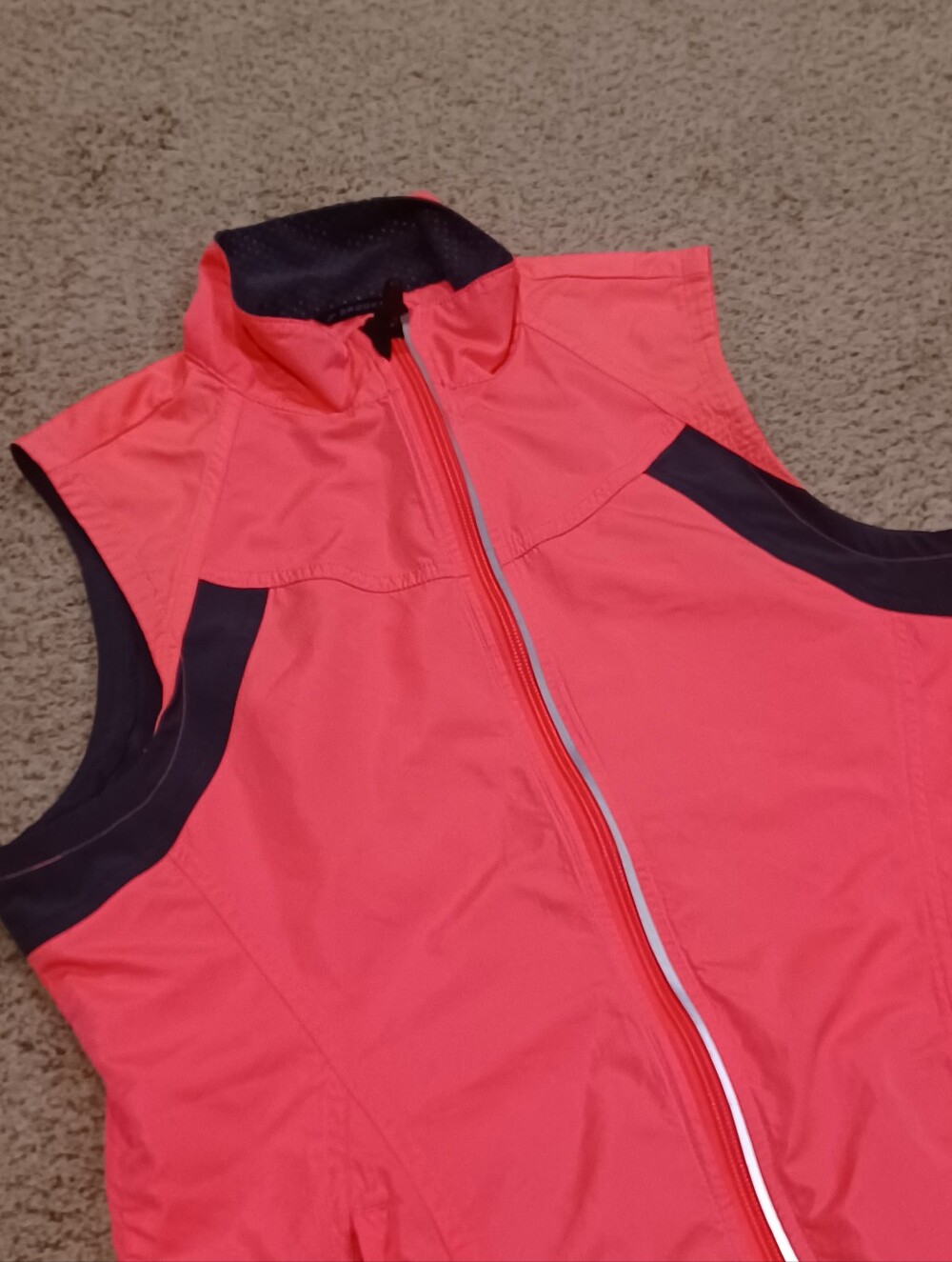Brooks Women's Running Vest In Pink & Black Zip-Front Vest W/ Inside Pocket